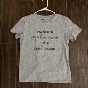 🦄Women’s Gray Graphic T-Shirt